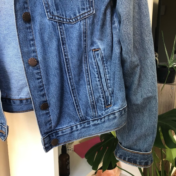 Classic Lightweight Denim Jacket - Picture 3 of 4